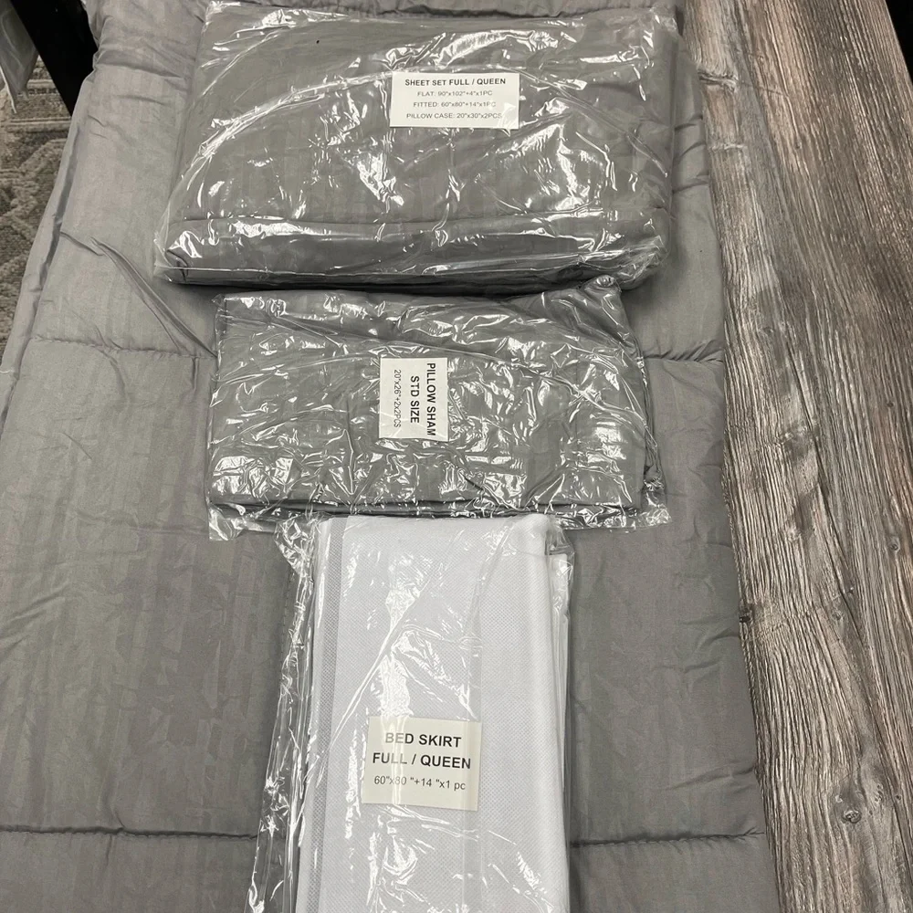 Bedding Outlet Gray All Season Bed in a Bag Luxury Full / Queen 8 Piece. NIB